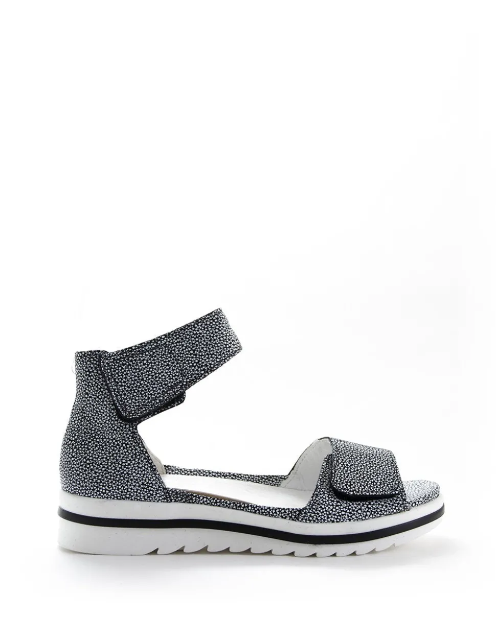 Women leather sandals