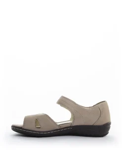 Women leather sandals