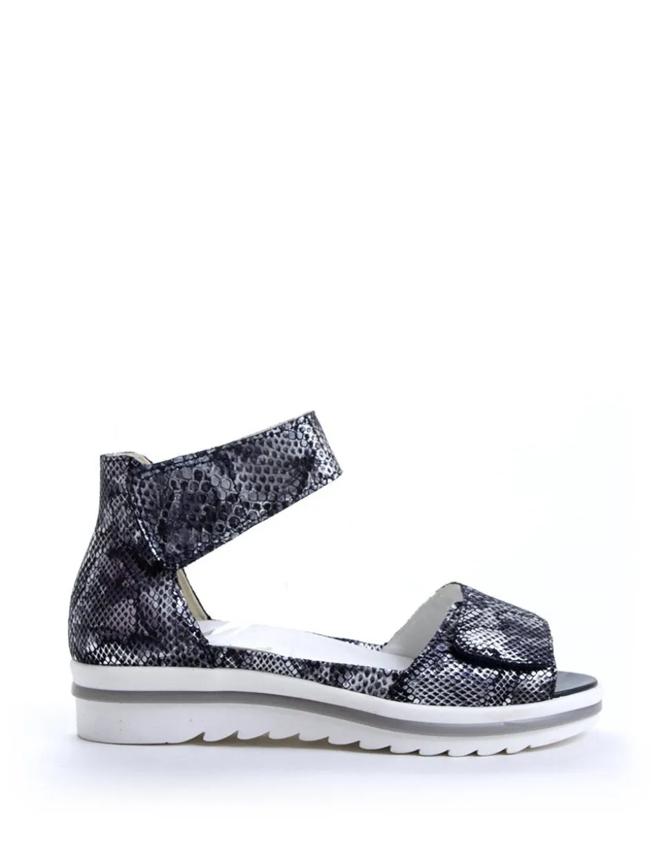 Women leather sandals