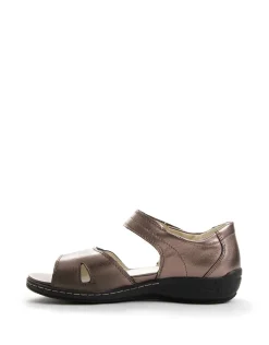 Women leather sandals