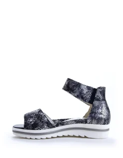 Women leather sandals