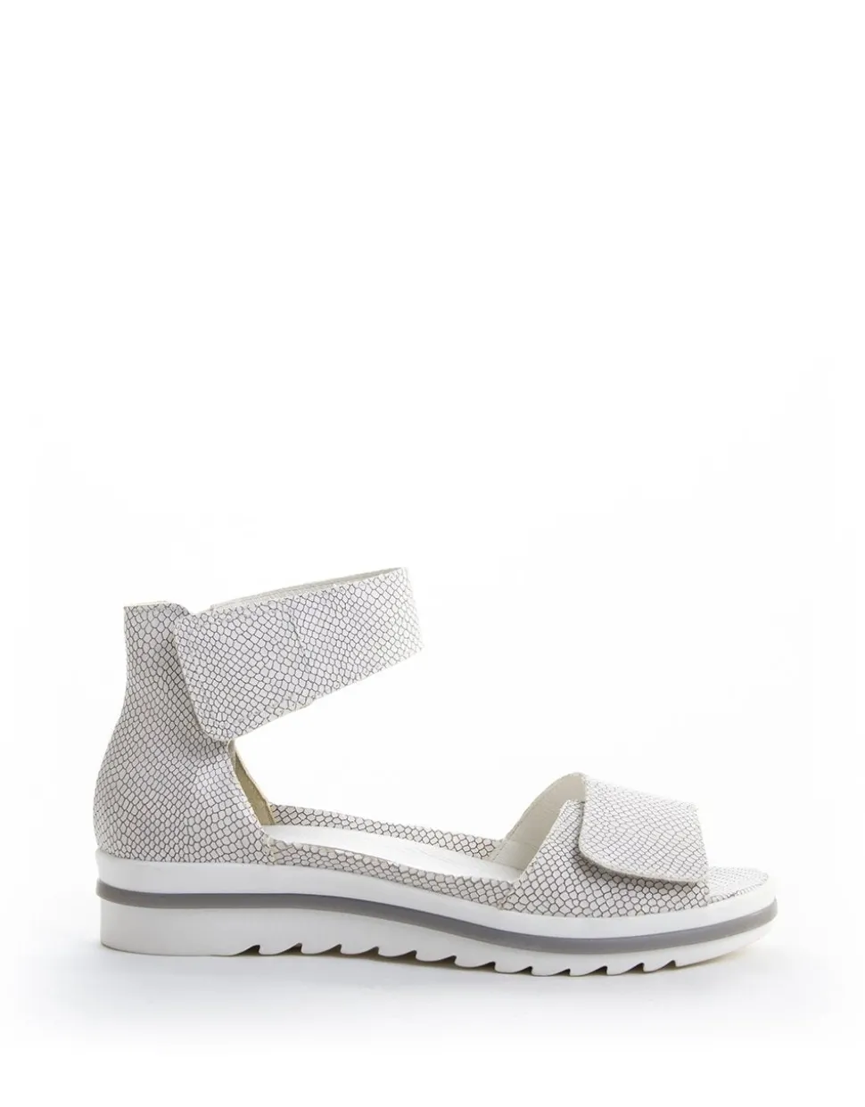 Women leather sandals